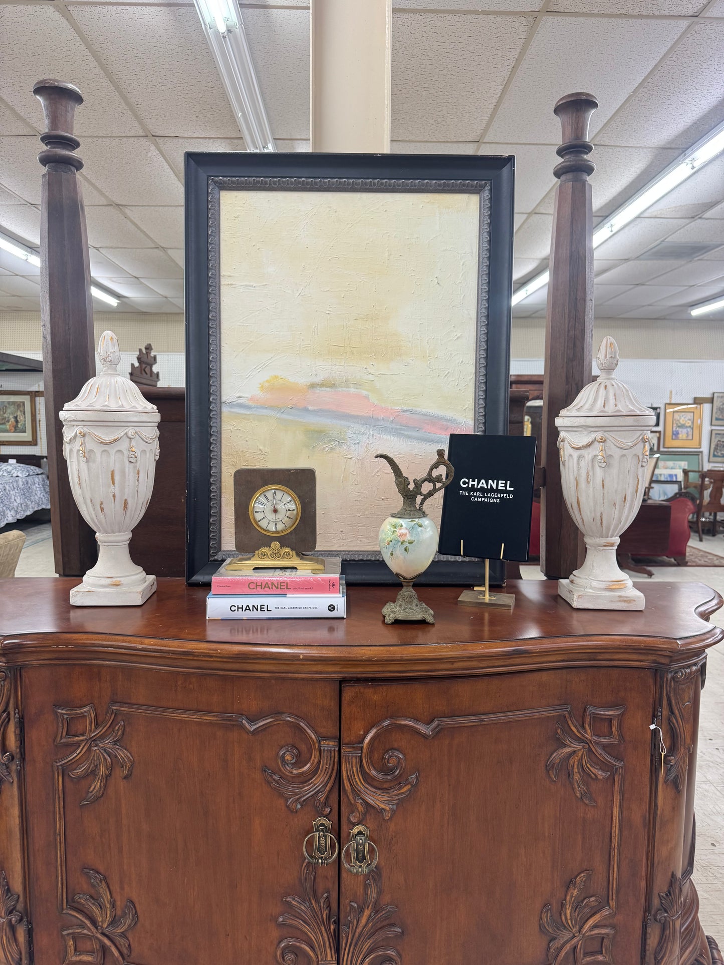 Pedestal Lidded Vase Distressed Gold Accents
