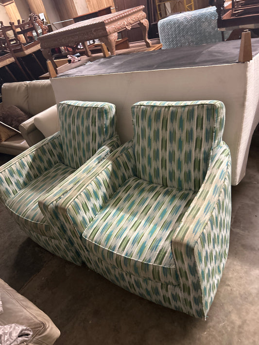 Capris Sebastian Swivel Chair