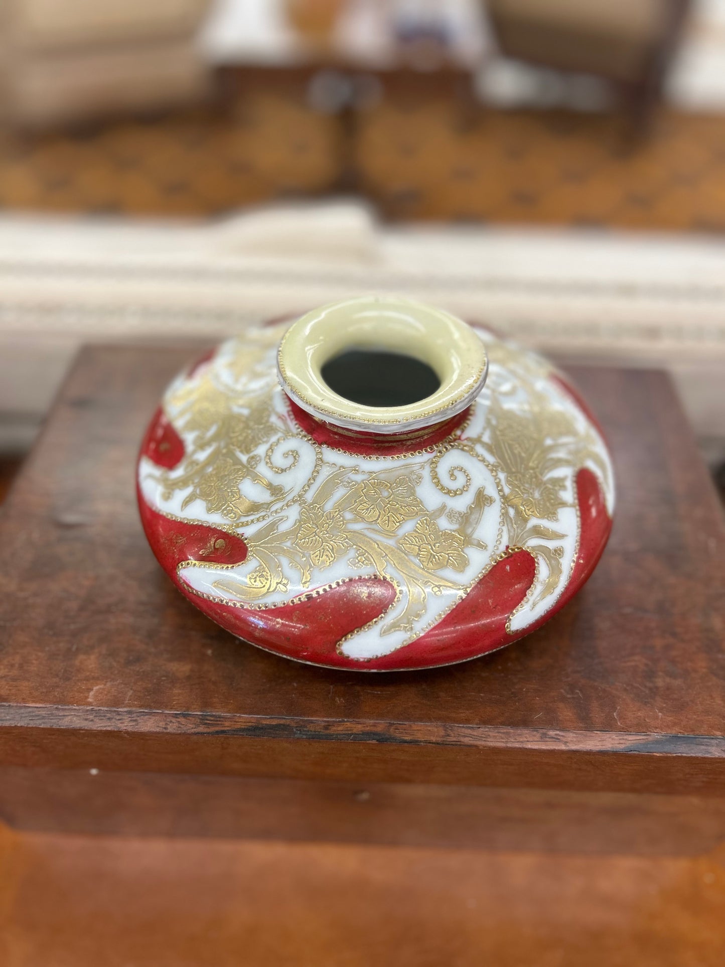 Elegant vintage porcelain bud vase