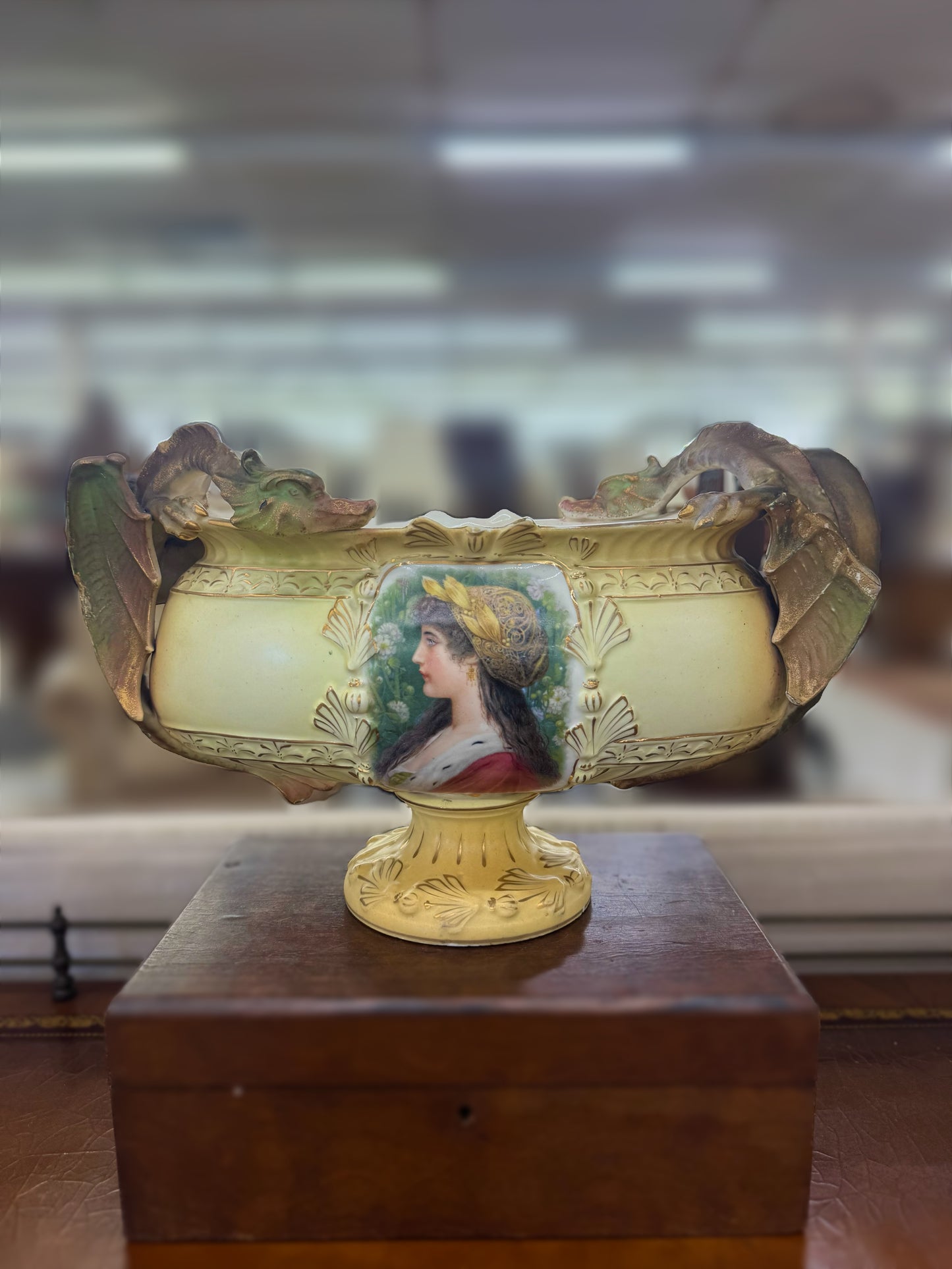 Exceptional antique Royal Wettina porcelain jardinière/centerpiece