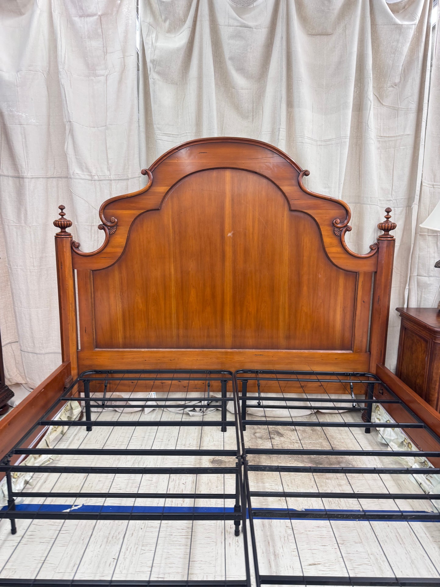 Alfonso Marina King Bed