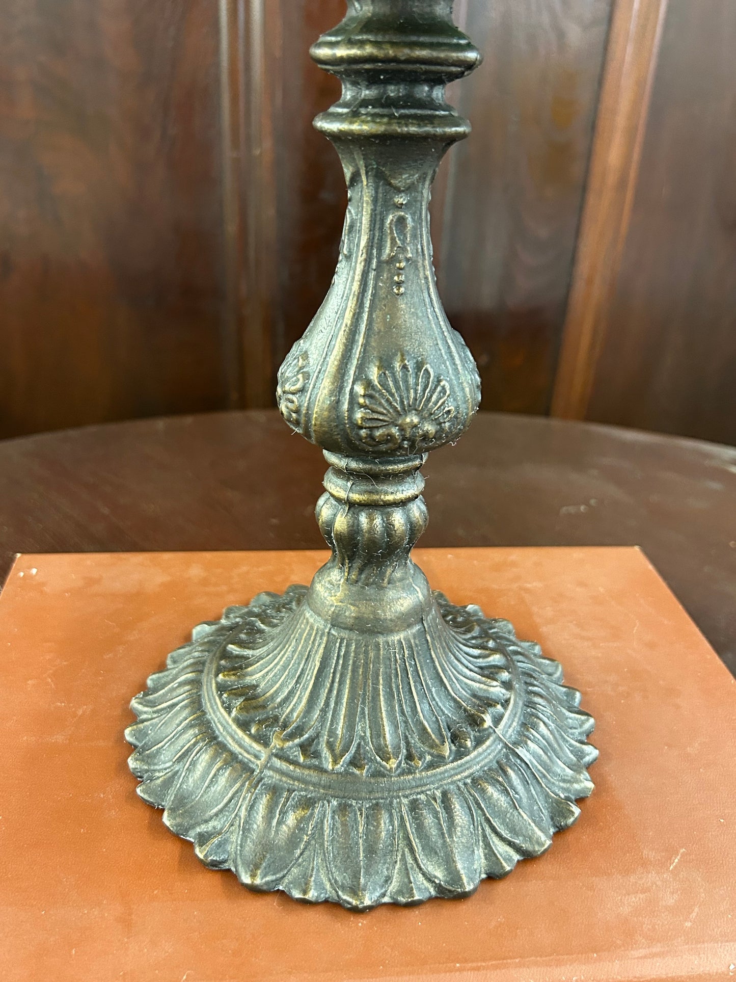 Tiffany-Style Floral Accent Lamp
