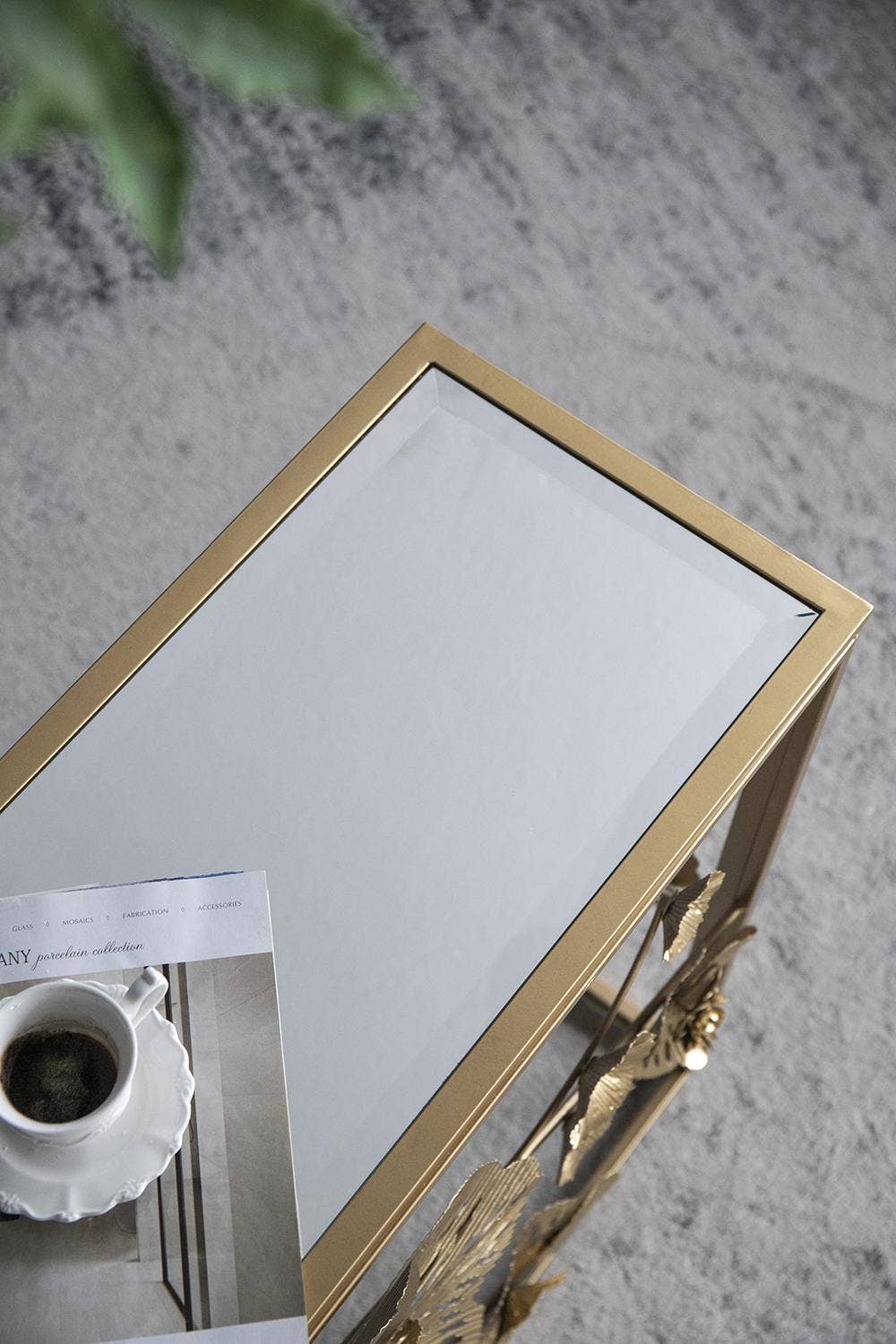 39.5x12x30.5" Gold Console Table with Mirrored Glass Top