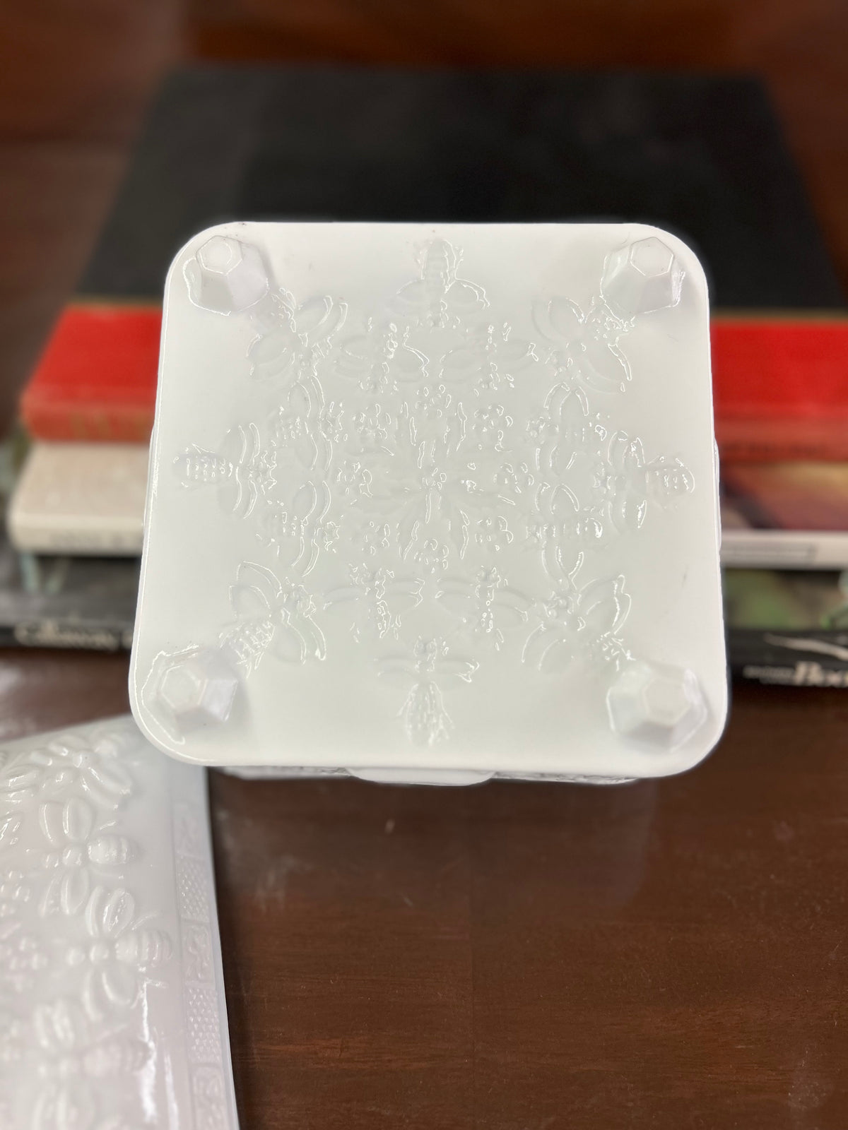 Vintage Indiana Glass/Tiara “Honey Bee Box”