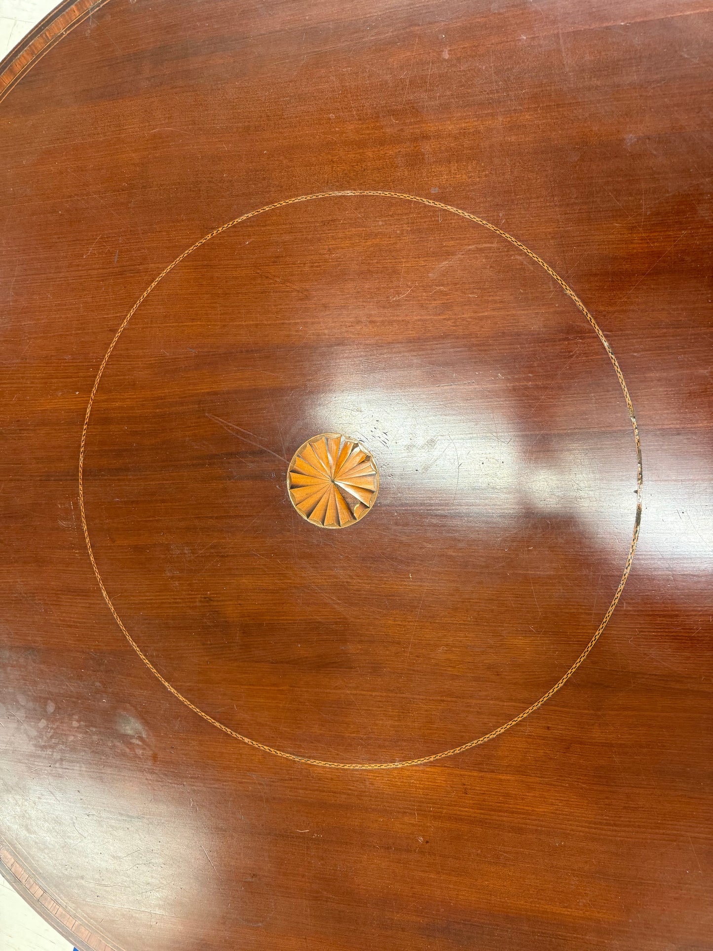Traditional Round Table
