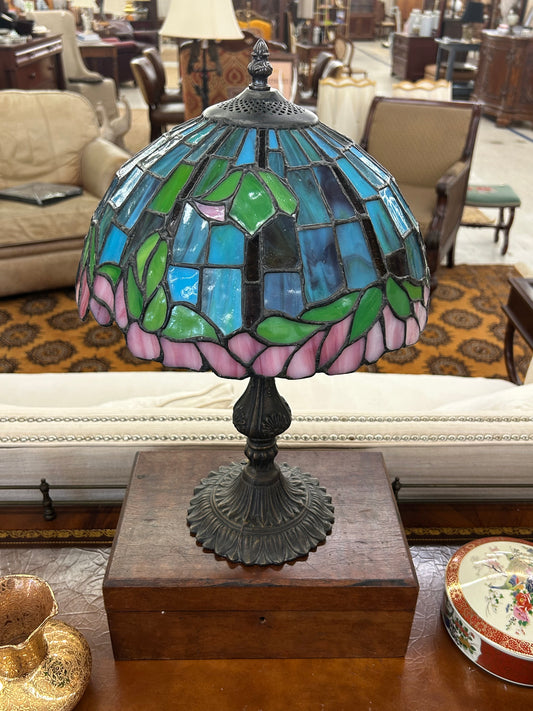 Tiffany-Style Floral Accent Lamp