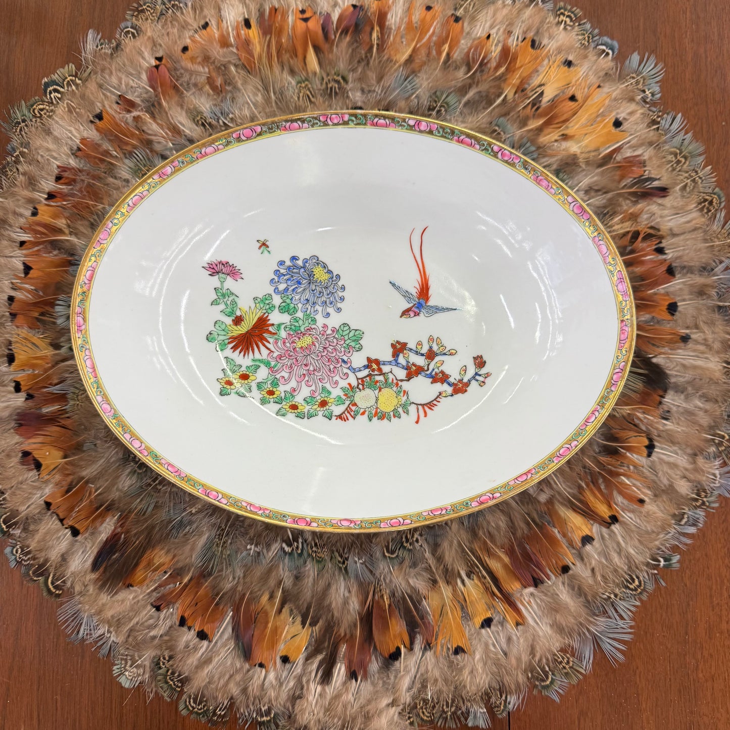 Beautiful hand-painted Chinese porcelain serving bowl