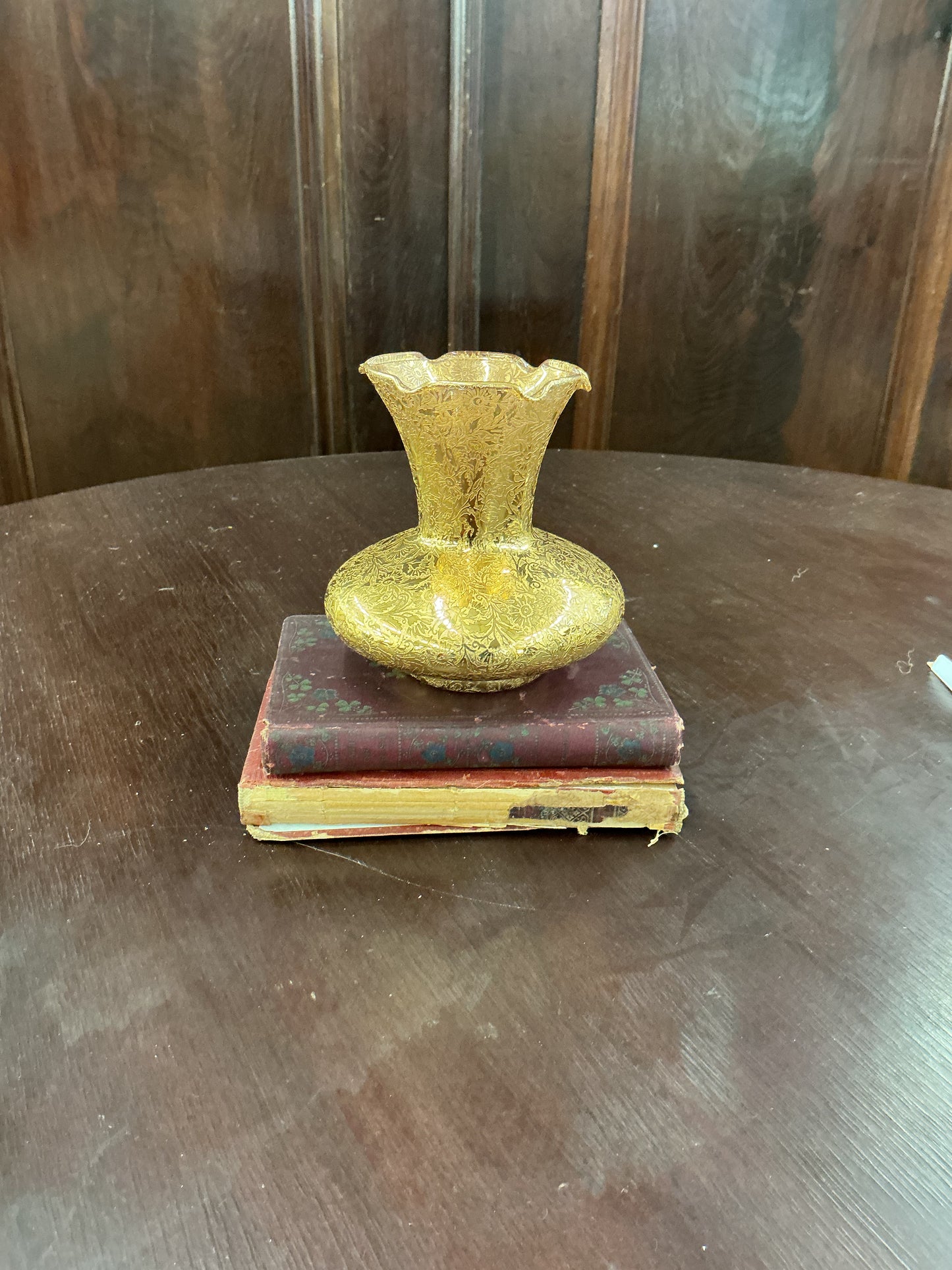 Vintage Lotus Glass Co.Vase