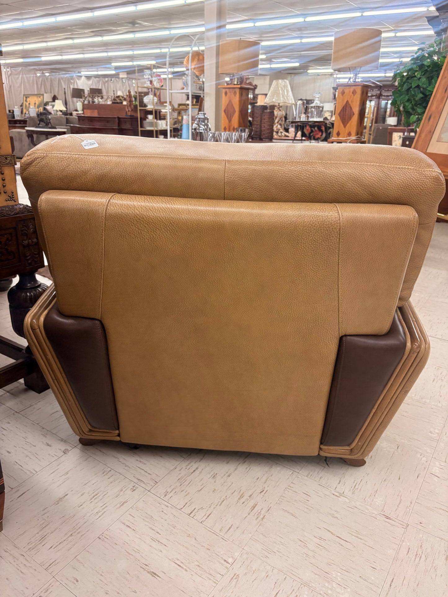 Luxurious Brown & Beige Leather Chair