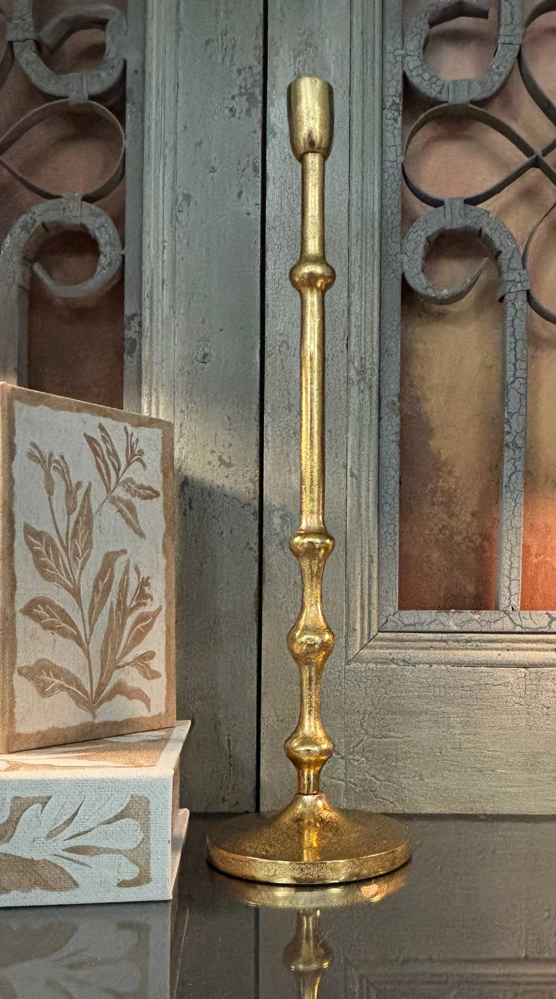 19"H GWEN GOLDEN CANDLESTICK